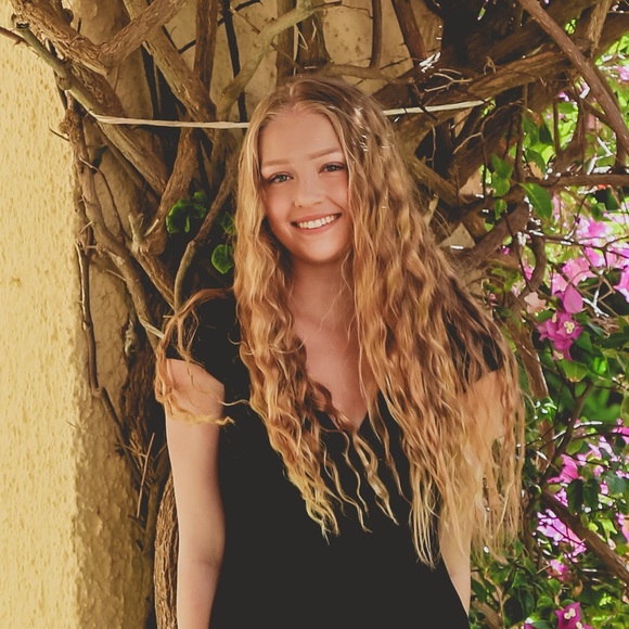 Meet your Posher, Trinity - Picture 1 of 1